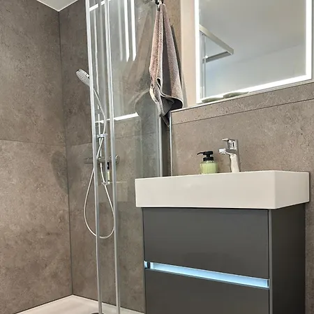 2 Im Haus Mit Sauna & Bergblick, 2 Kuechen, 2 Baeder Hébergement de vacances *