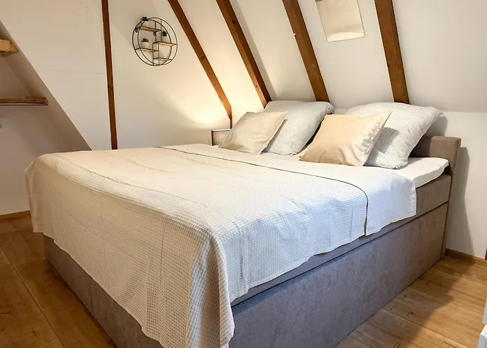 Prázdninový dům 2 Im Haus Mit Sauna & Bergblick, 2 Kuechen, 2 Baeder Siegsdorf